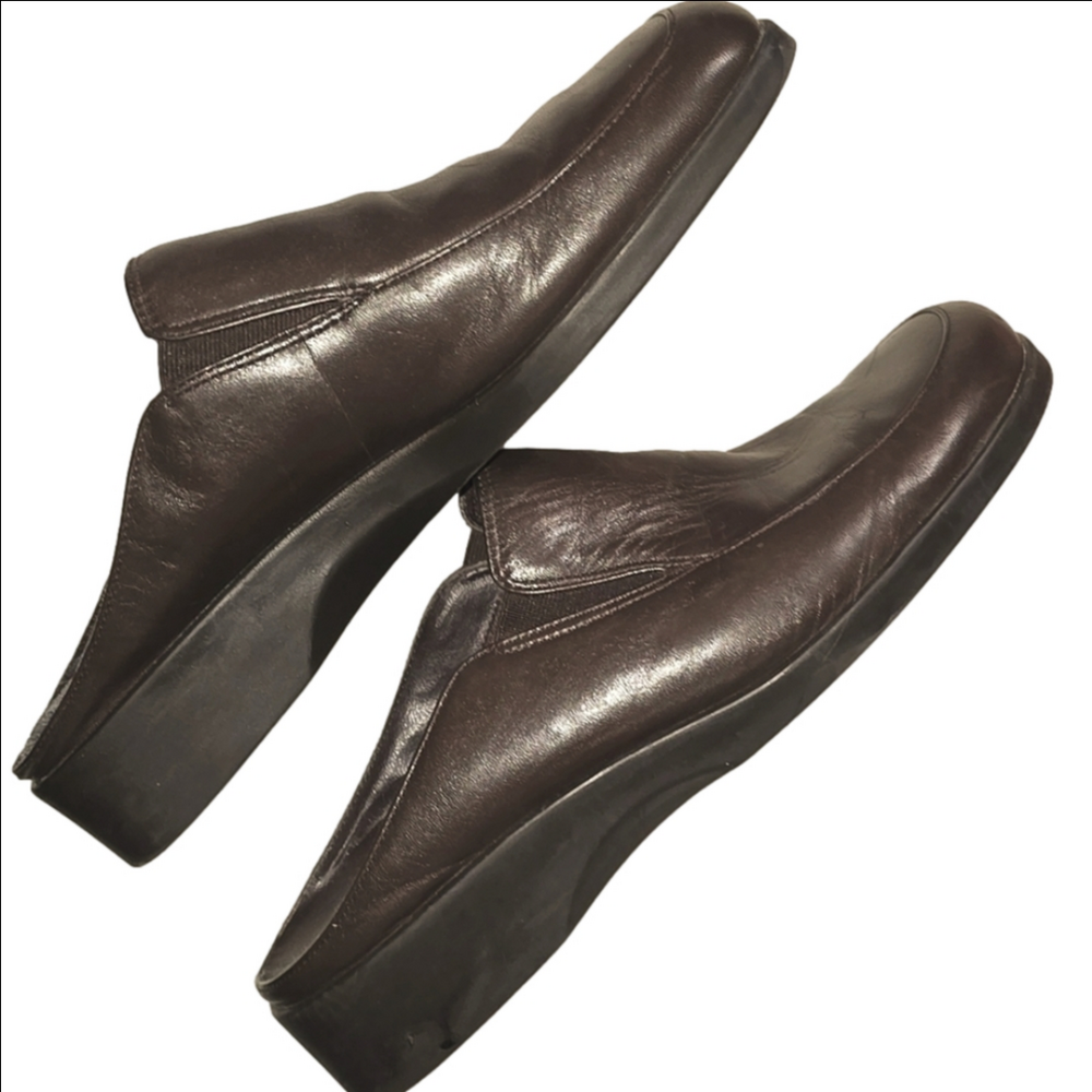 Slides/Mules (Flats) by Naturalizer